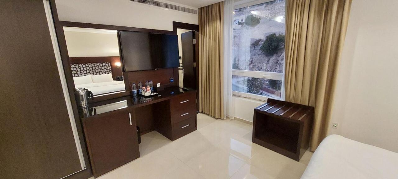 Petra Elite Hotel Wadi Musa Ngoại thất bức ảnh
