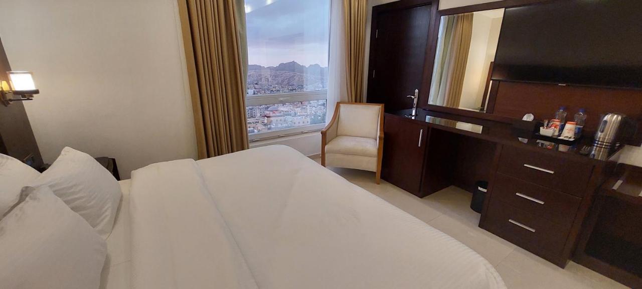 Petra Elite Hotel Wadi Musa Ngoại thất bức ảnh